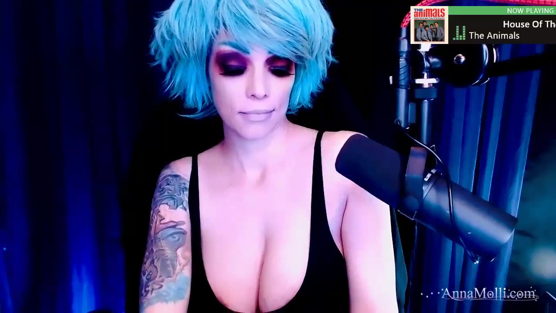 Gallery image thumbnail from AnnaMolli's myfreecams stream on, 11/02/2023, 02:25 image 10 of 20