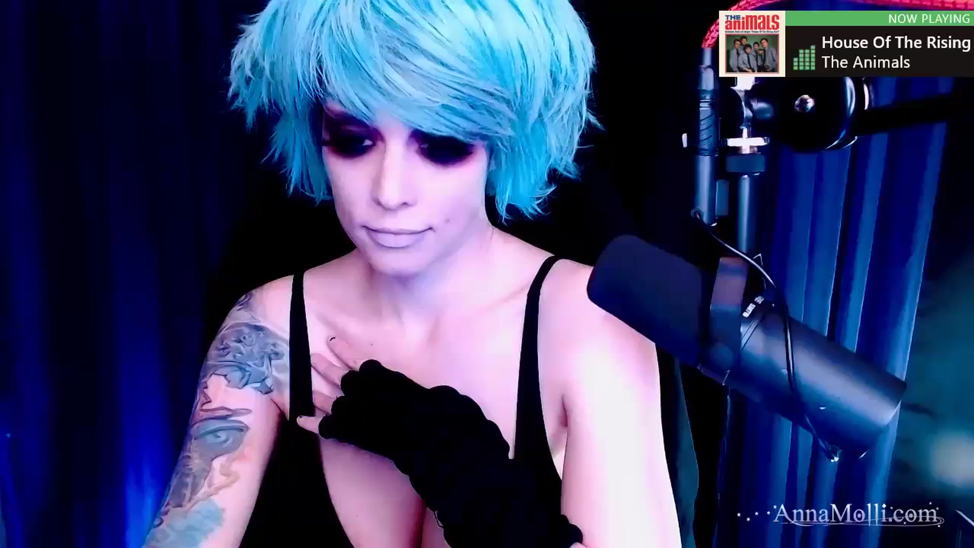 Gallery image thumbnail from AnnaMolli's myfreecams stream on, 11/02/2023, 02:25 image 8 of 20