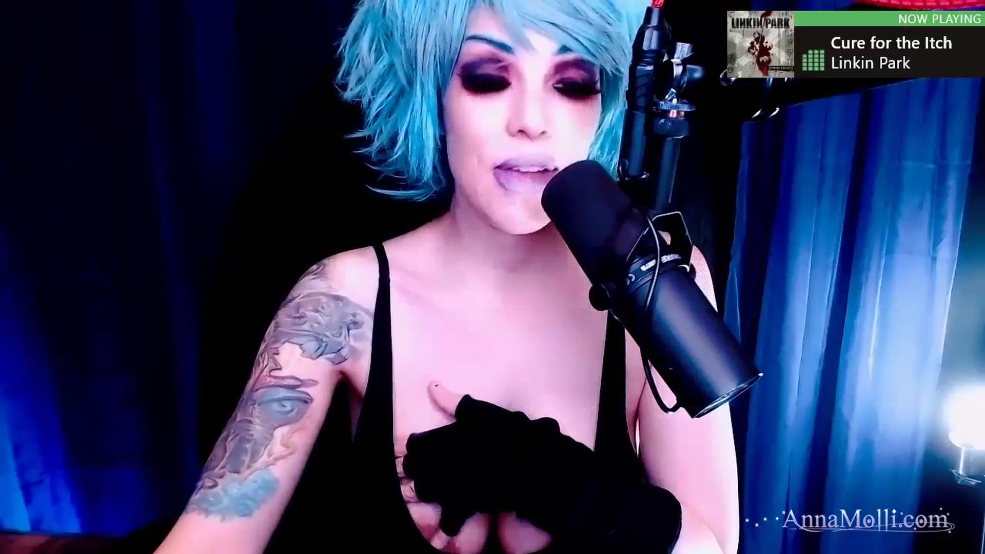 Gallery image thumbnail from AnnaMolli's myfreecams stream on, 11/12/2023, 02:53 image 15 of 20