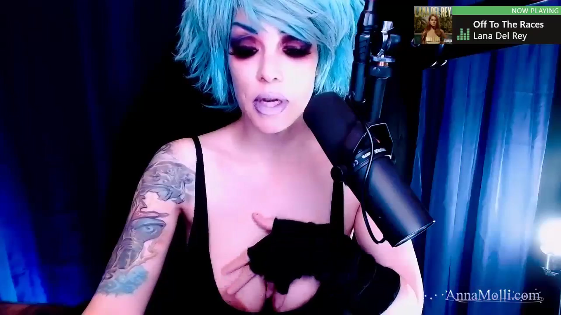 Gallery image thumbnail from AnnaMolli's myfreecams stream on, 11/12/2023, 02:53 image 8 of 20