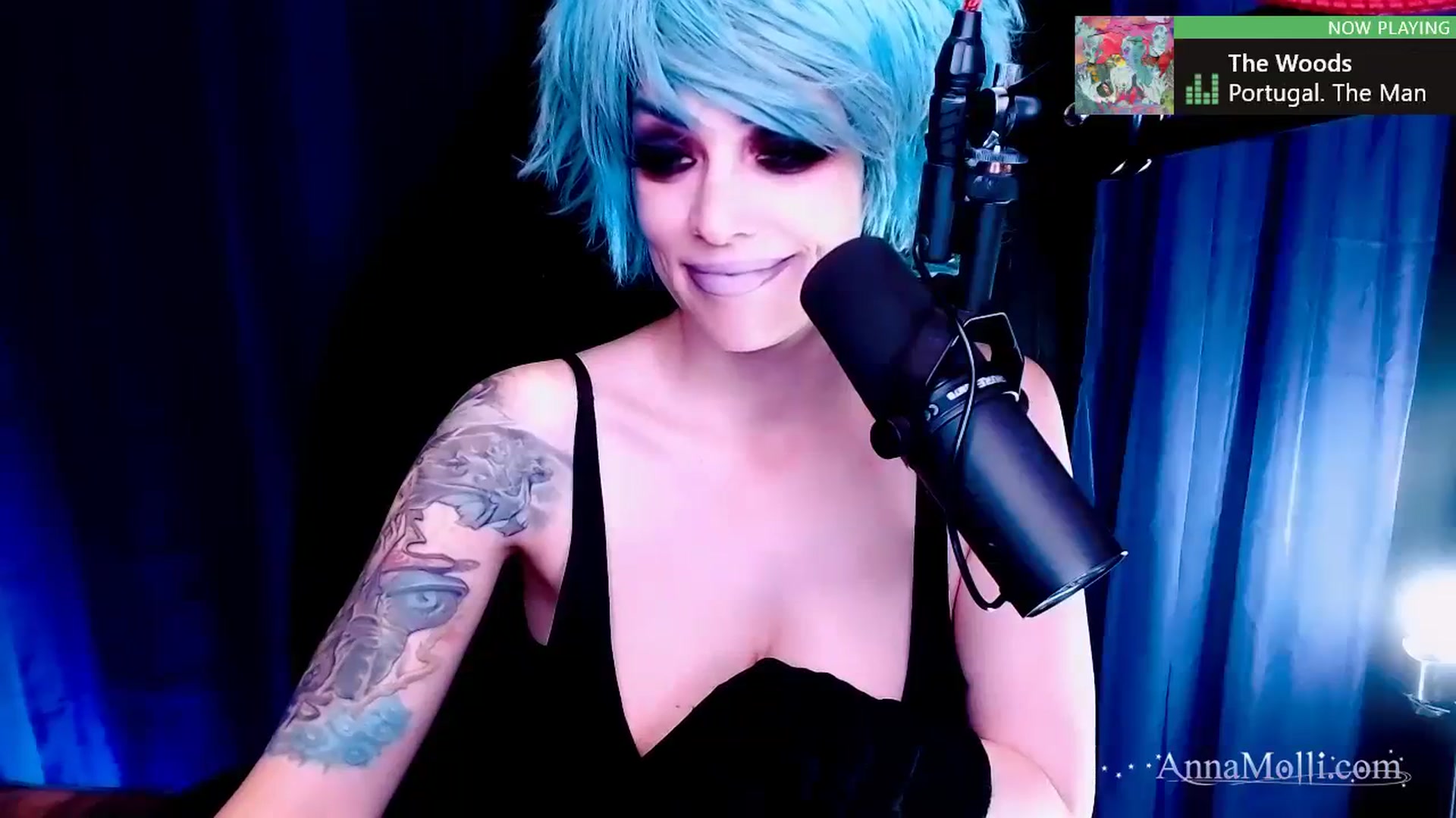 Gallery image thumbnail from AnnaMolli's myfreecams stream on, 11/12/2023, 02:53 image 19 of 20