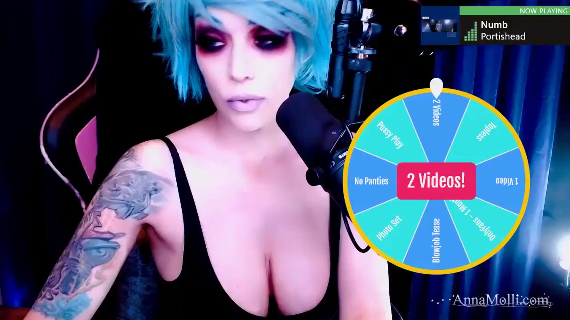 Gallery image thumbnail from AnnaMolli's myfreecams stream on, 11/14/2023, 04:14 image 5 of 20