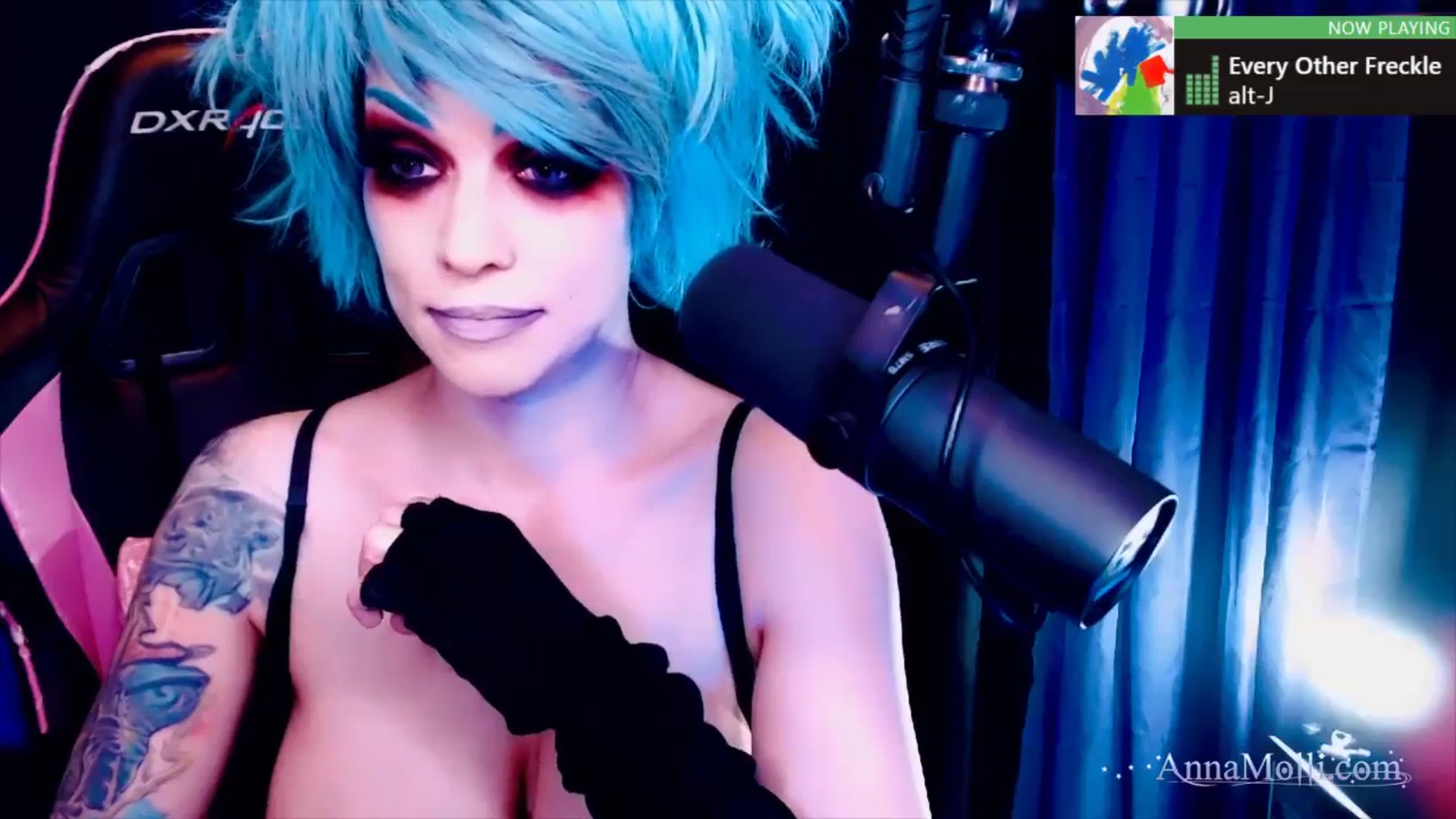 Gallery image thumbnail from AnnaMolli's myfreecams stream on, 11/19/2023, 04:21 image 19 of 20