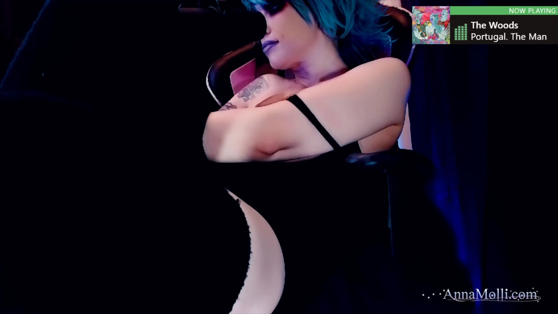 Gallery image thumbnail from AnnaMolli's myfreecams stream on, 11/19/2023, 04:21 image 12 of 20