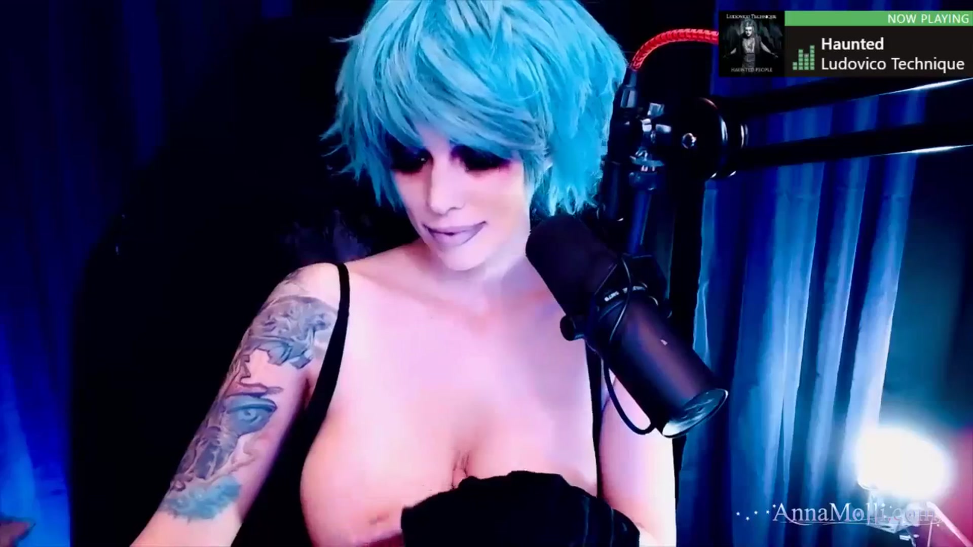 Gallery image thumbnail from AnnaMolli's myfreecams stream on, 11/20/2023, 05:03 image 17 of 20