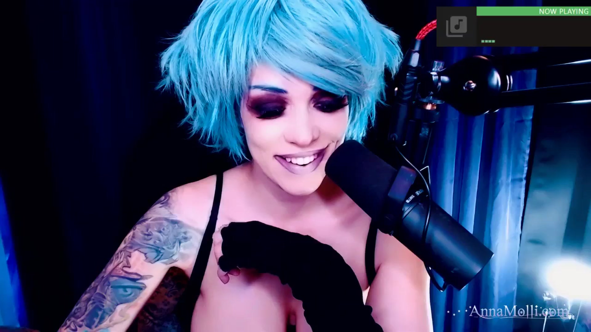 Gallery image thumbnail from AnnaMolli's myfreecams stream on, 12/08/2023, 05:05 image 9 of 20