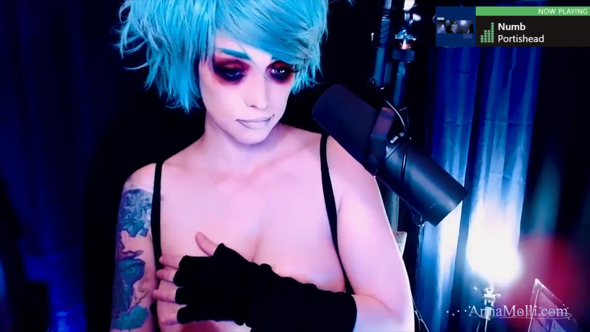 Gallery image thumbnail from AnnaMolli's myfreecams stream on, 12/27/2023, 08:38 image 17 of 20