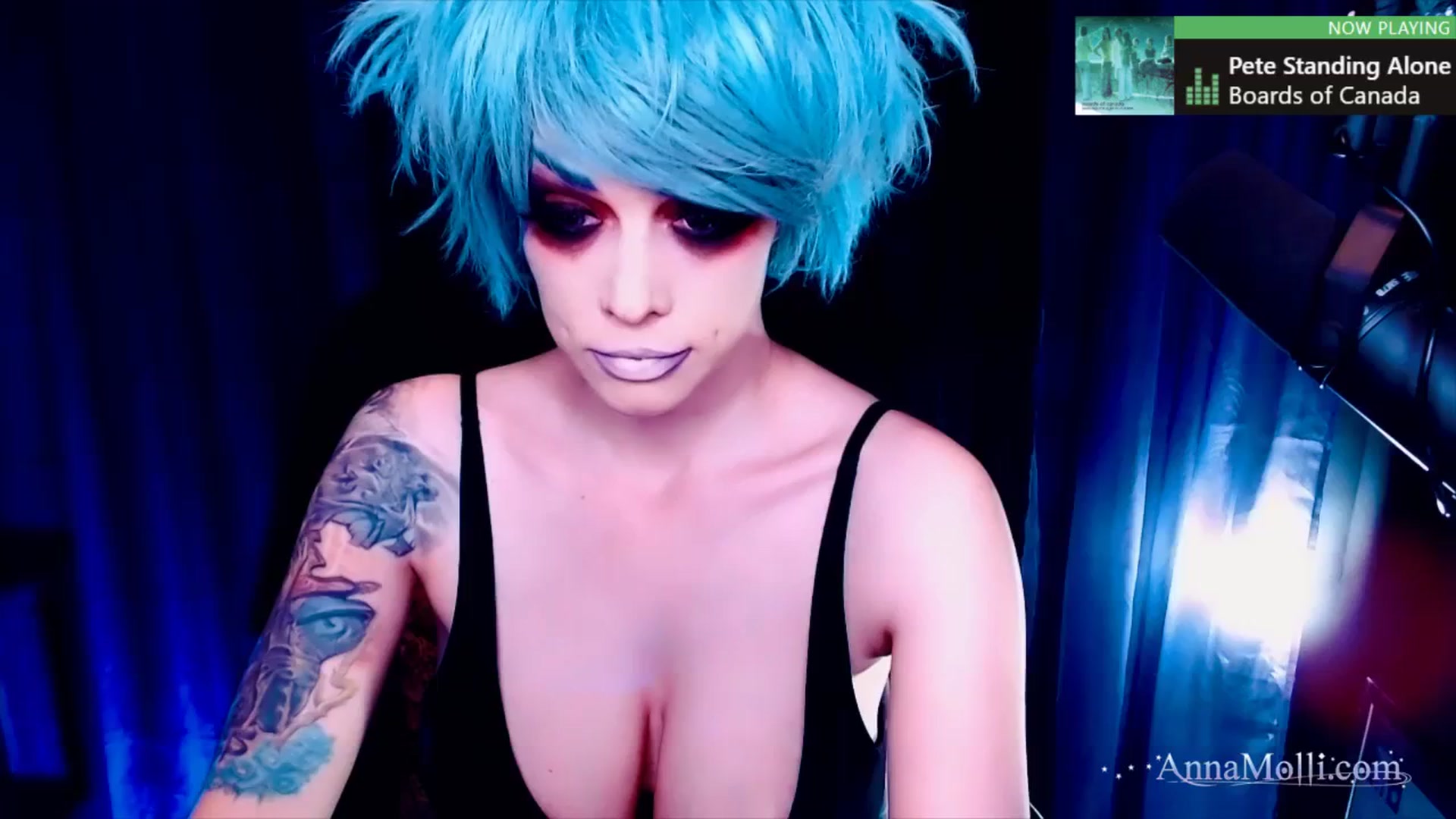 Gallery image thumbnail from AnnaMolli's myfreecams stream on, 12/31/2023, 05:09 image 1 of 20