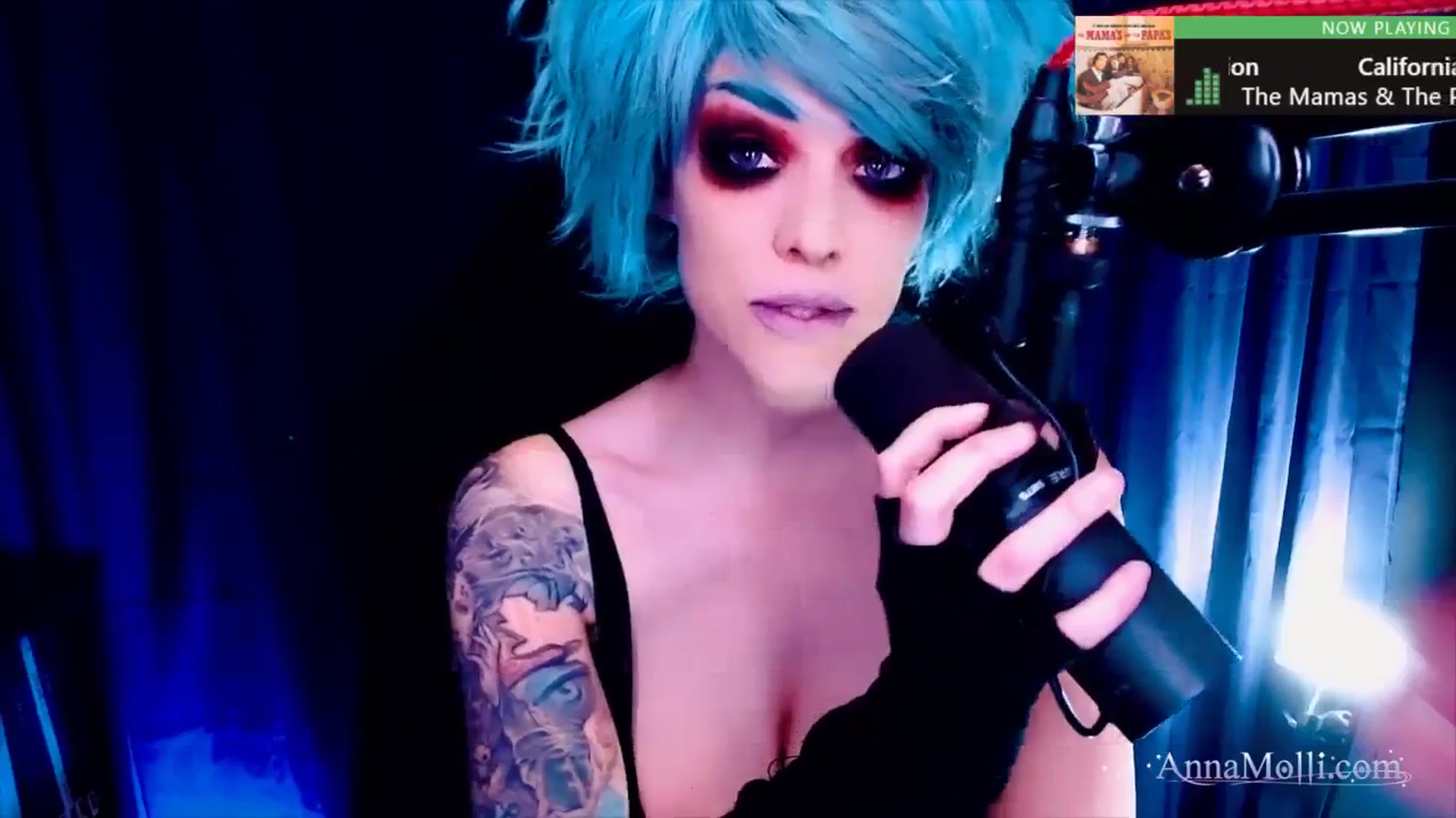 Gallery image thumbnail from AnnaMolli's myfreecams stream on, 01/09/2024, 03:42 image 3 of 20