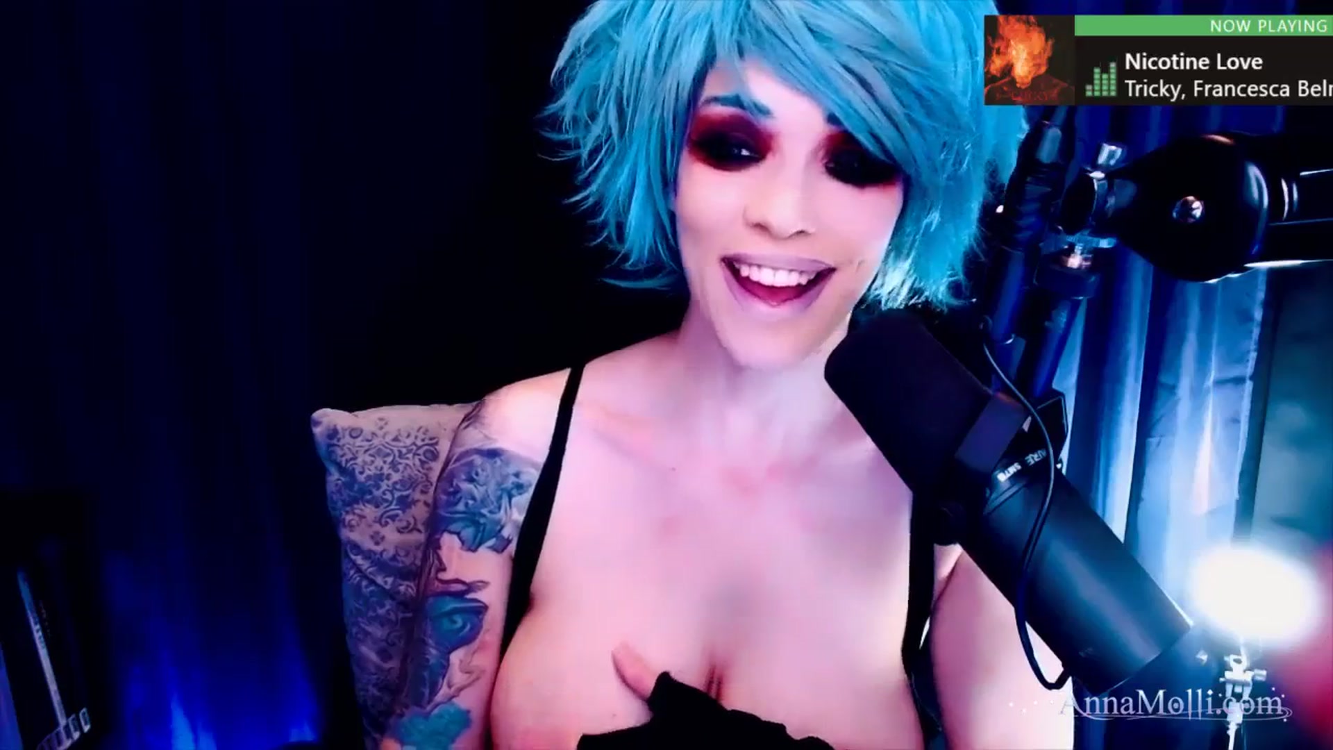 Gallery image thumbnail from AnnaMolli's myfreecams stream on, 01/13/2024, 04:48 image 17 of 20