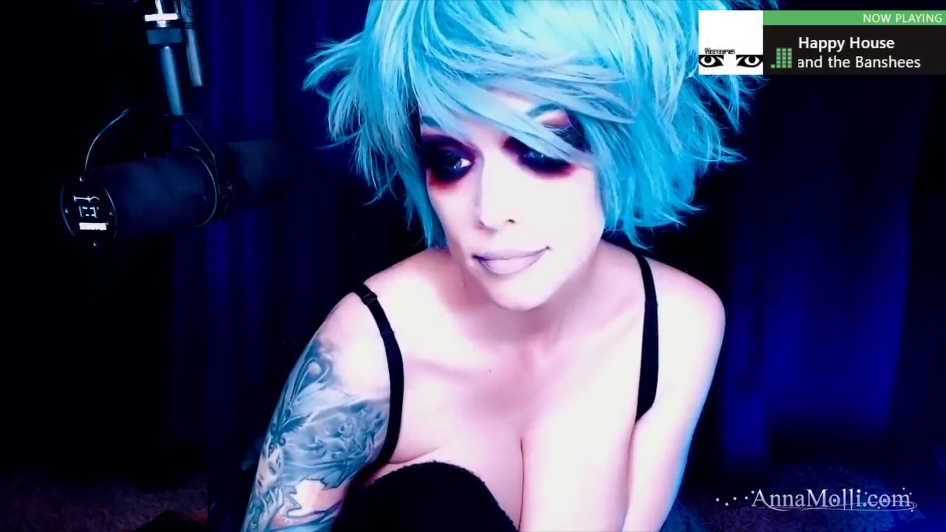 Gallery image thumbnail from AnnaMolli's myfreecams stream on, 03/06/2024, 05:06 image 19 of 20