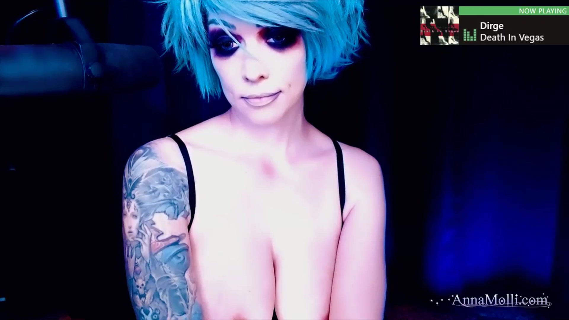 Gallery image thumbnail from AnnaMolli's myfreecams stream on, 03/23/2024, 04:04 image 4 of 20