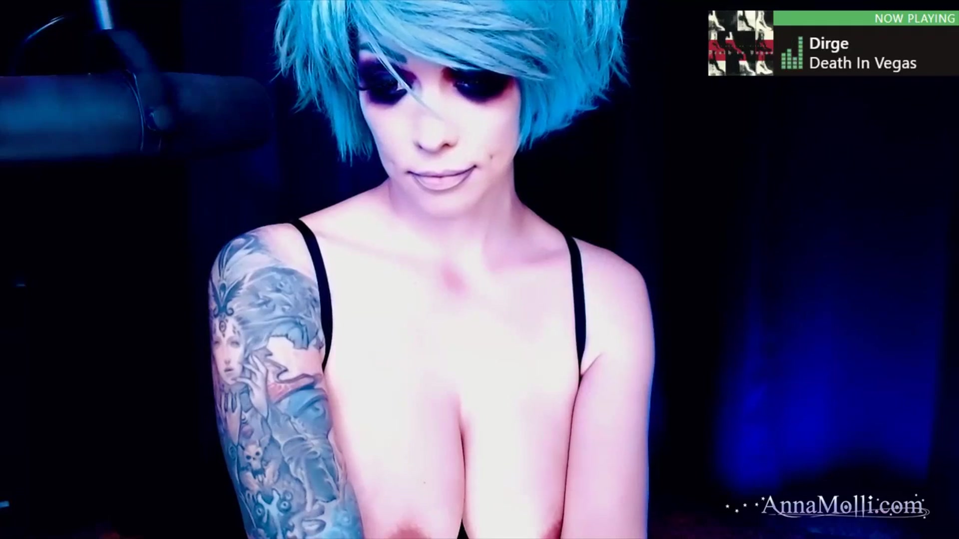 Gallery image thumbnail from AnnaMolli's myfreecams stream on, 03/23/2024, 04:04 image 7 of 20