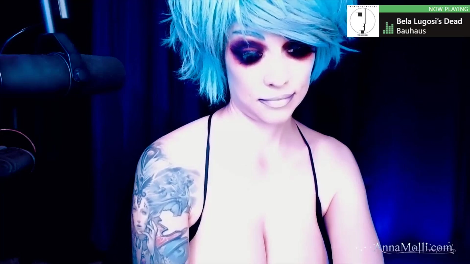 Gallery image thumbnail from AnnaMolli's myfreecams stream on, 03/30/2024, 03:52 image 9 of 20