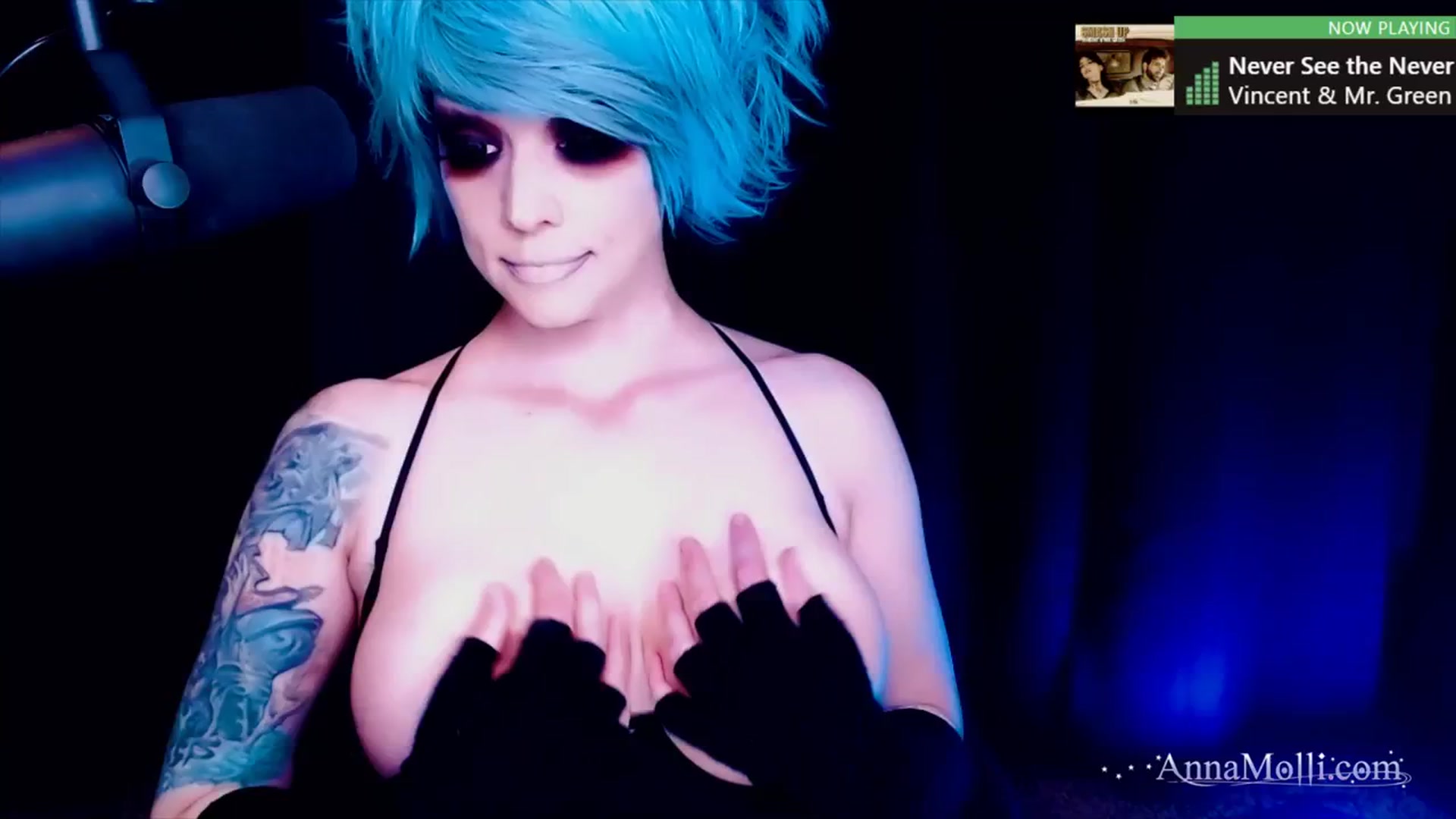 Gallery image thumbnail from AnnaMolli's myfreecams stream on, 04/06/2024, 03:58 image 1 of 20