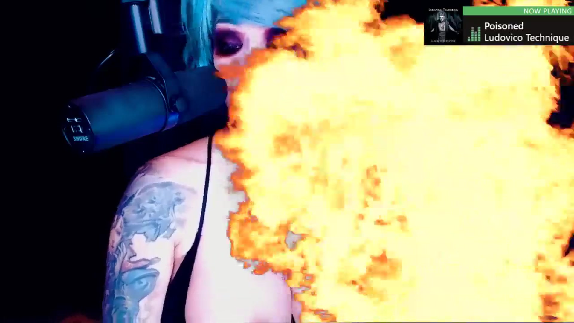 Gallery image thumbnail from AnnaMolli's myfreecams stream on, 04/06/2024, 03:58 image 6 of 20