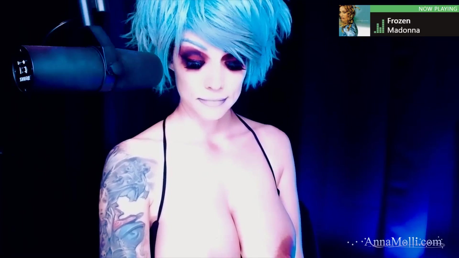Gallery image thumbnail from AnnaMolli's myfreecams stream on, 04/07/2024, 03:27 image 16 of 20