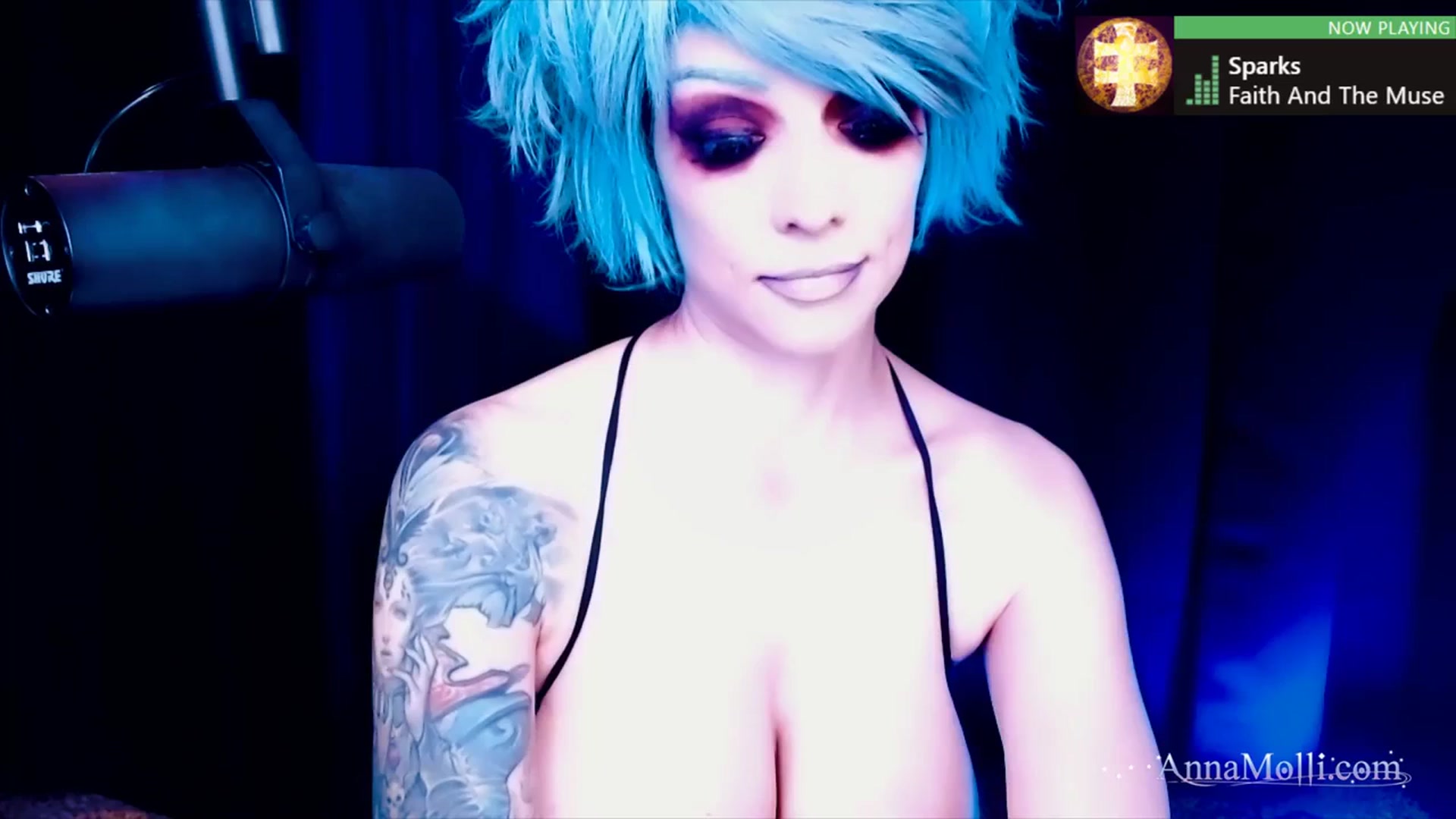Gallery image thumbnail from AnnaMolli's myfreecams stream on, 04/07/2024, 04:02 image 1 of 20