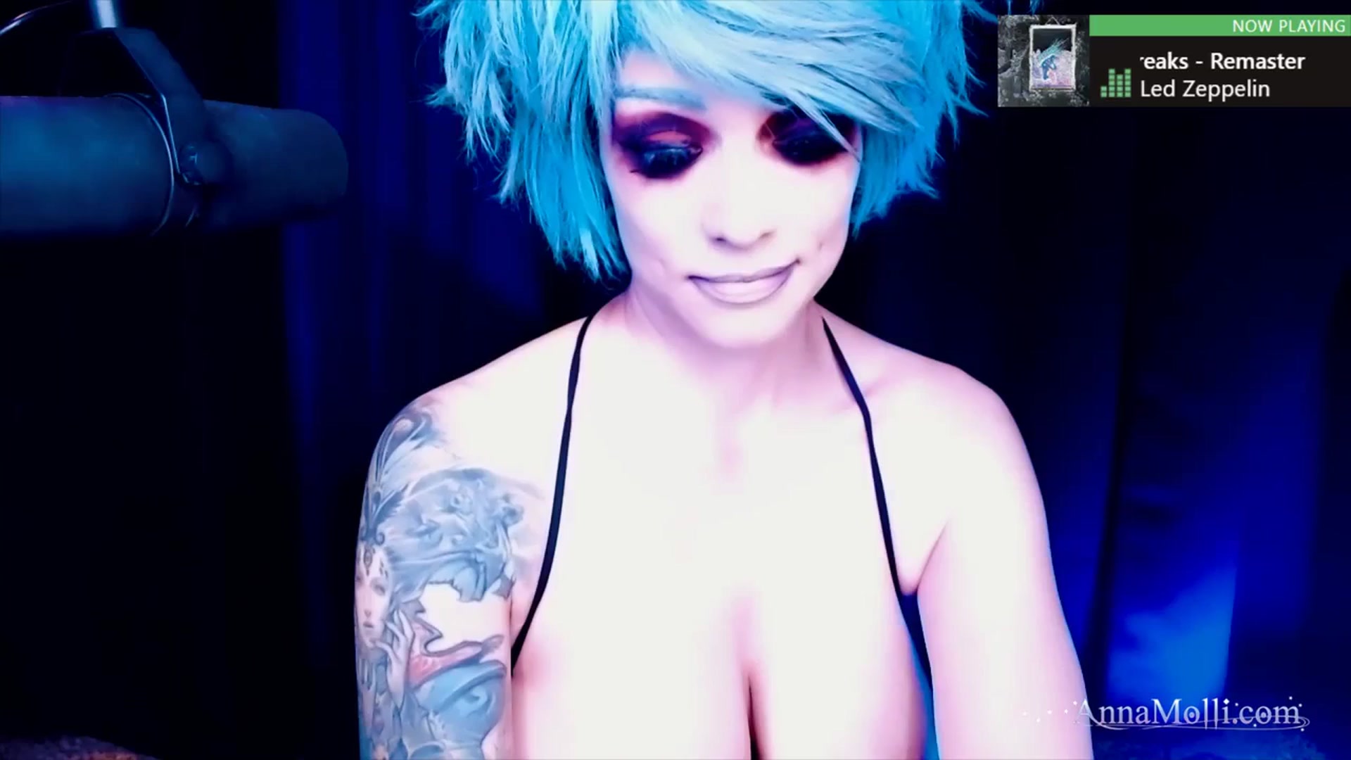 Gallery image thumbnail from AnnaMolli's myfreecams stream on, 04/07/2024, 04:02 image 9 of 20