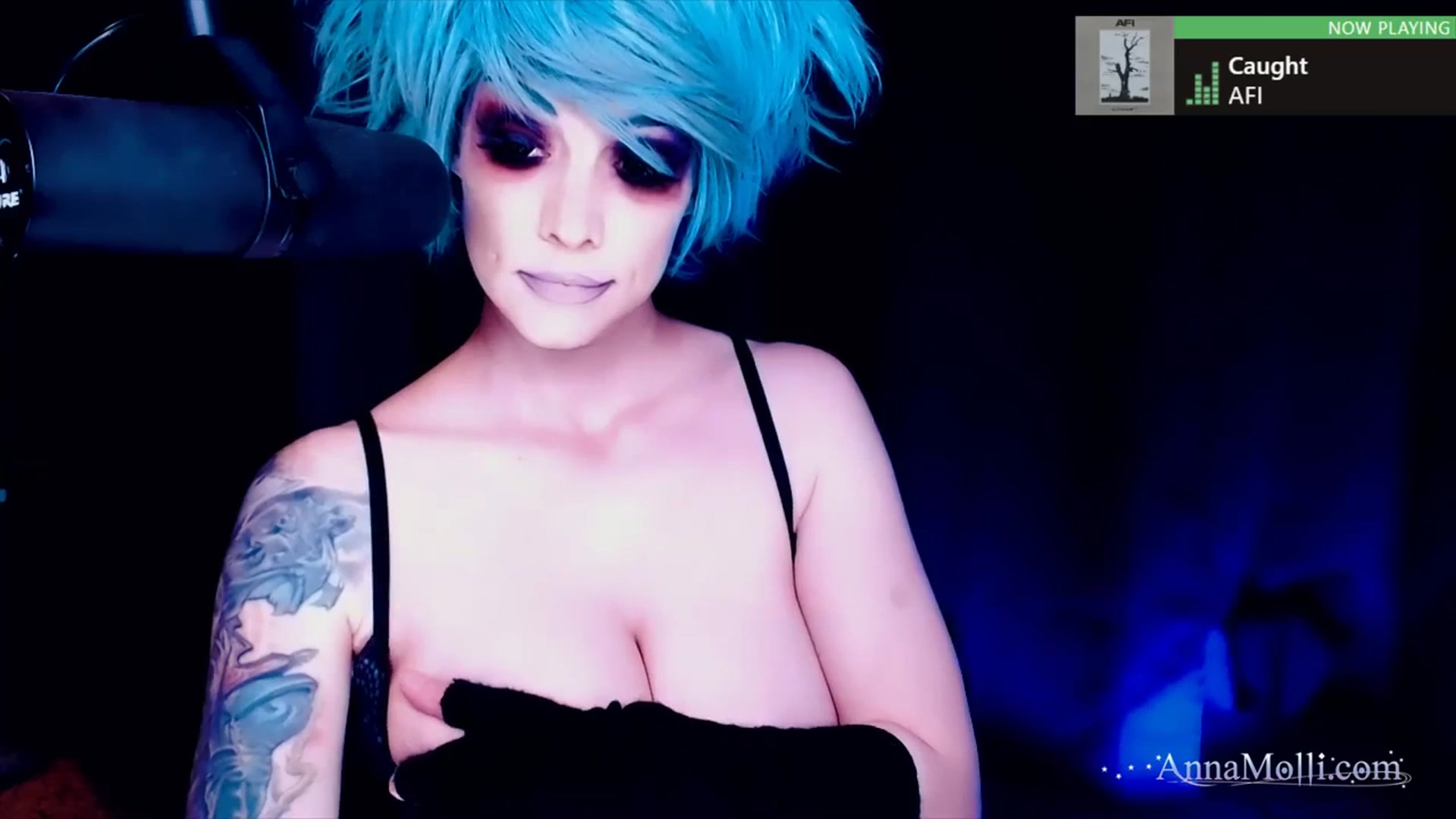 Gallery image thumbnail from AnnaMolli's myfreecams stream on, 04/09/2024, 04:04 image 6 of 20
