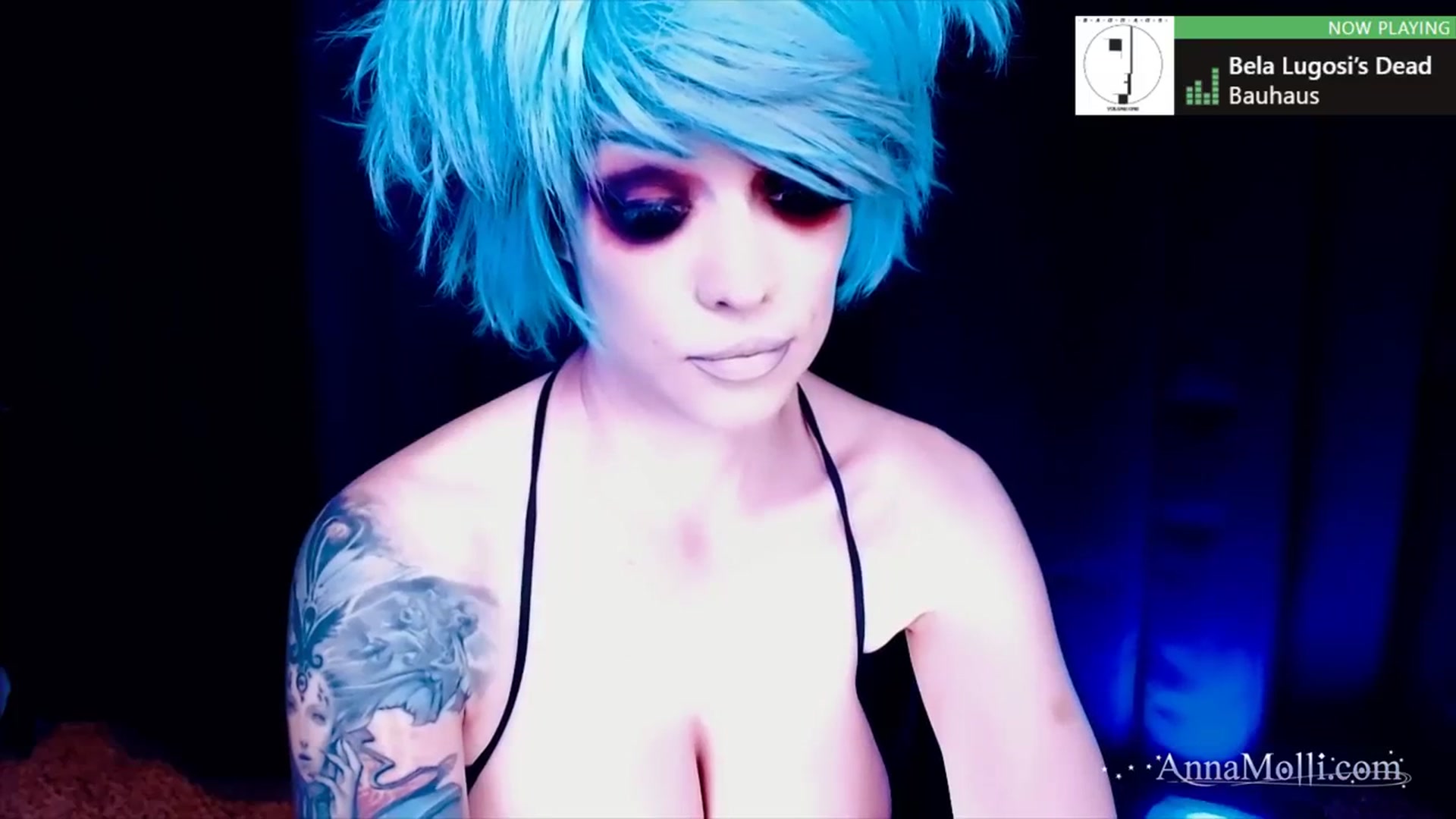 Gallery image thumbnail from AnnaMolli's myfreecams stream on, 04/10/2024, 04:07 image 12 of 20