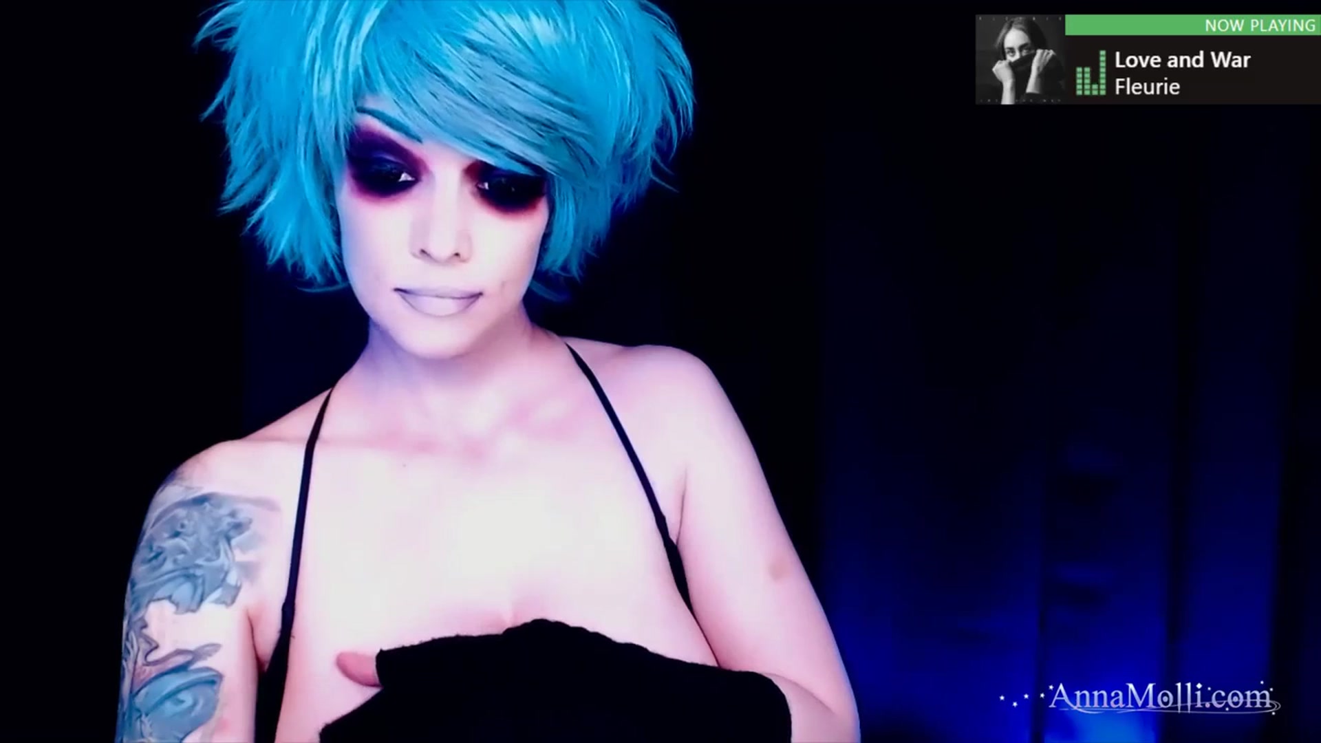 Gallery image thumbnail from AnnaMolli's myfreecams stream on, 04/11/2024, 04:03 image 17 of 20
