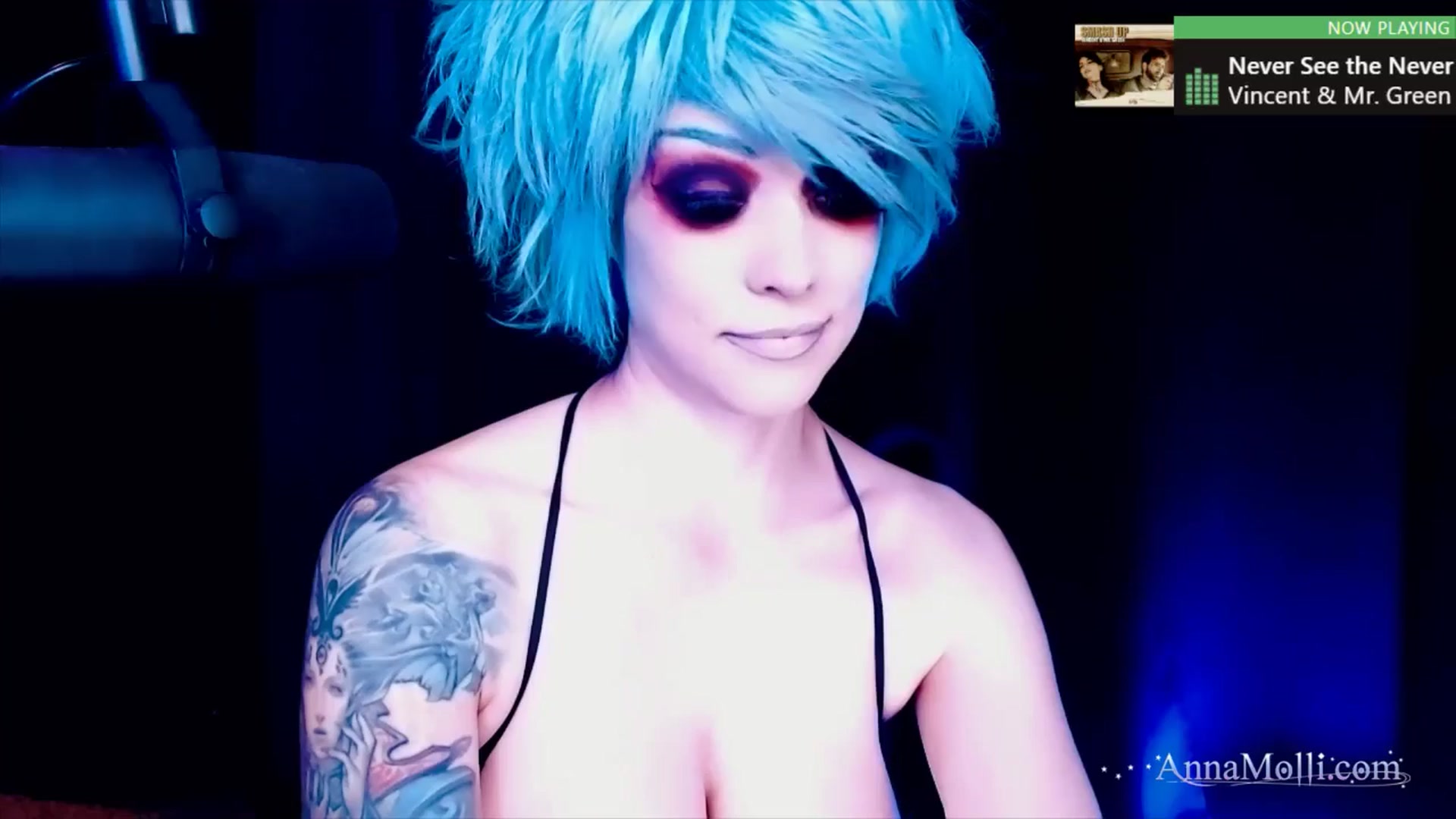 Gallery image thumbnail from AnnaMolli's myfreecams stream on, 04/19/2024, 04:02 image 1 of 20