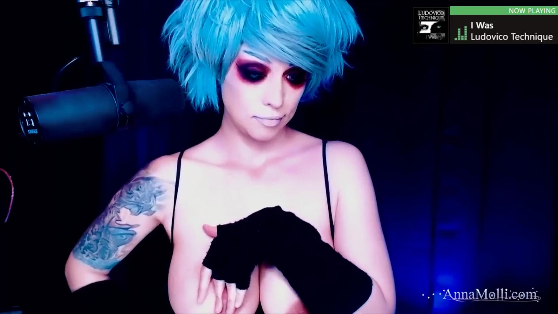 Gallery image thumbnail from AnnaMolli's myfreecams stream on, 04/26/2024, 03:44 image 12 of 20