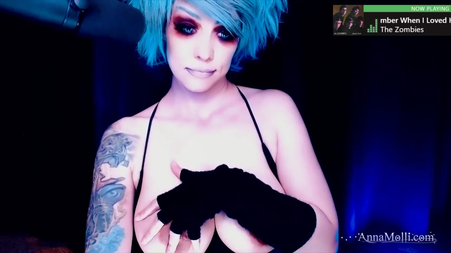 Gallery image thumbnail from AnnaMolli's myfreecams stream on, 05/03/2024, 04:05 image 6 of 20