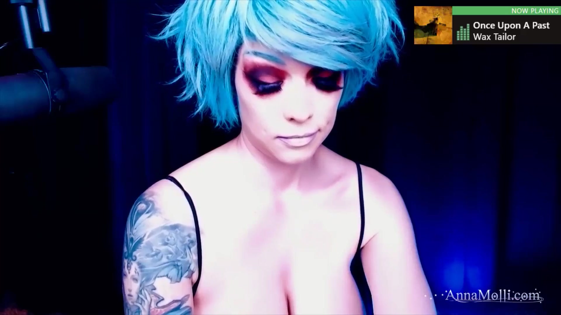 Gallery image thumbnail from AnnaMolli's myfreecams stream on, 05/09/2024, 04:33 image 12 of 20