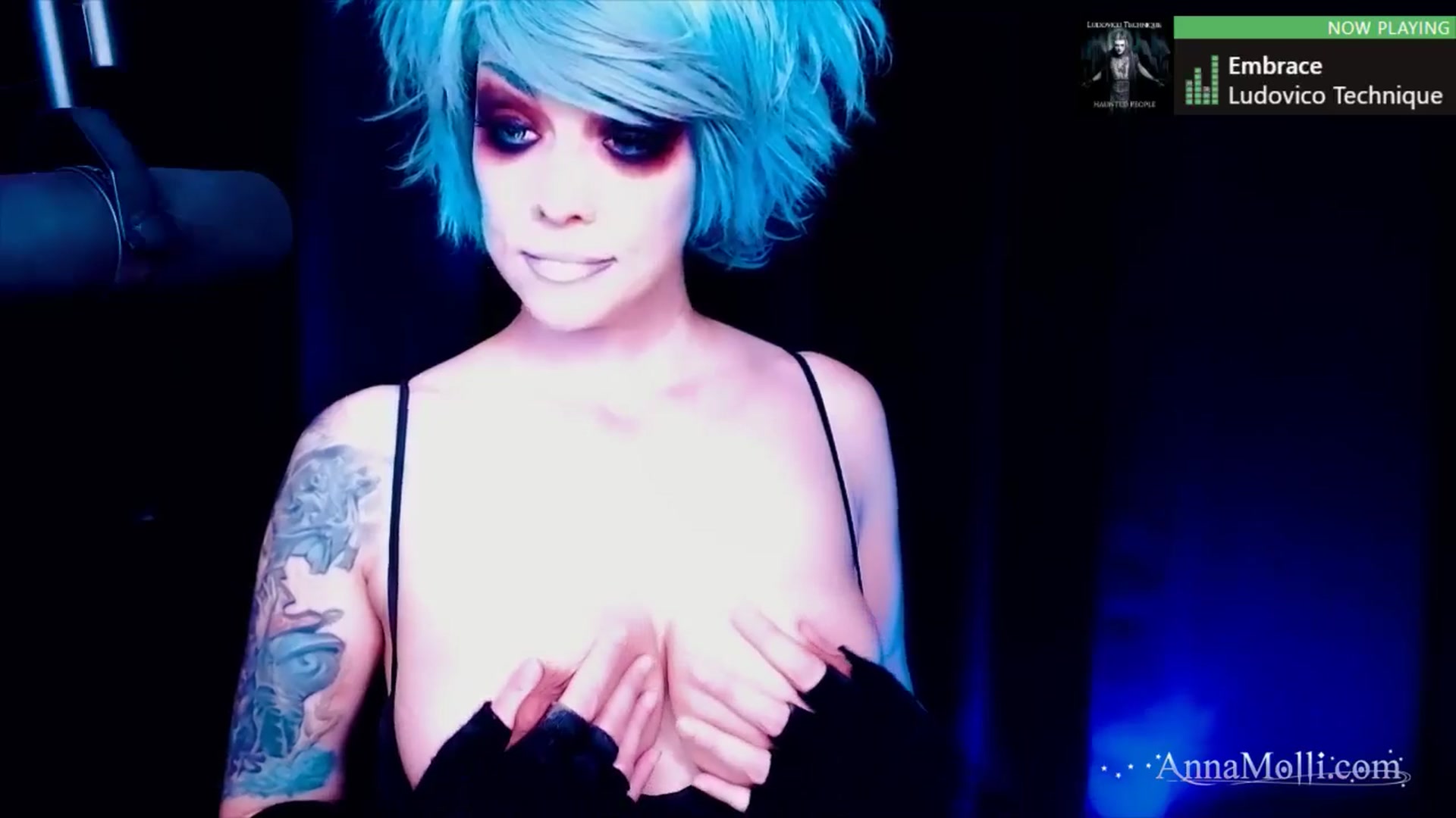 Gallery image thumbnail from AnnaMolli's myfreecams stream on, 05/23/2024, 04:08 image 4 of 20