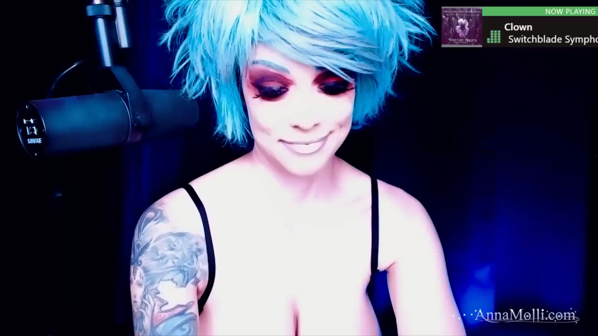 Gallery image thumbnail from AnnaMolli's myfreecams stream on, 05/25/2024, 03:58 image 12 of 20