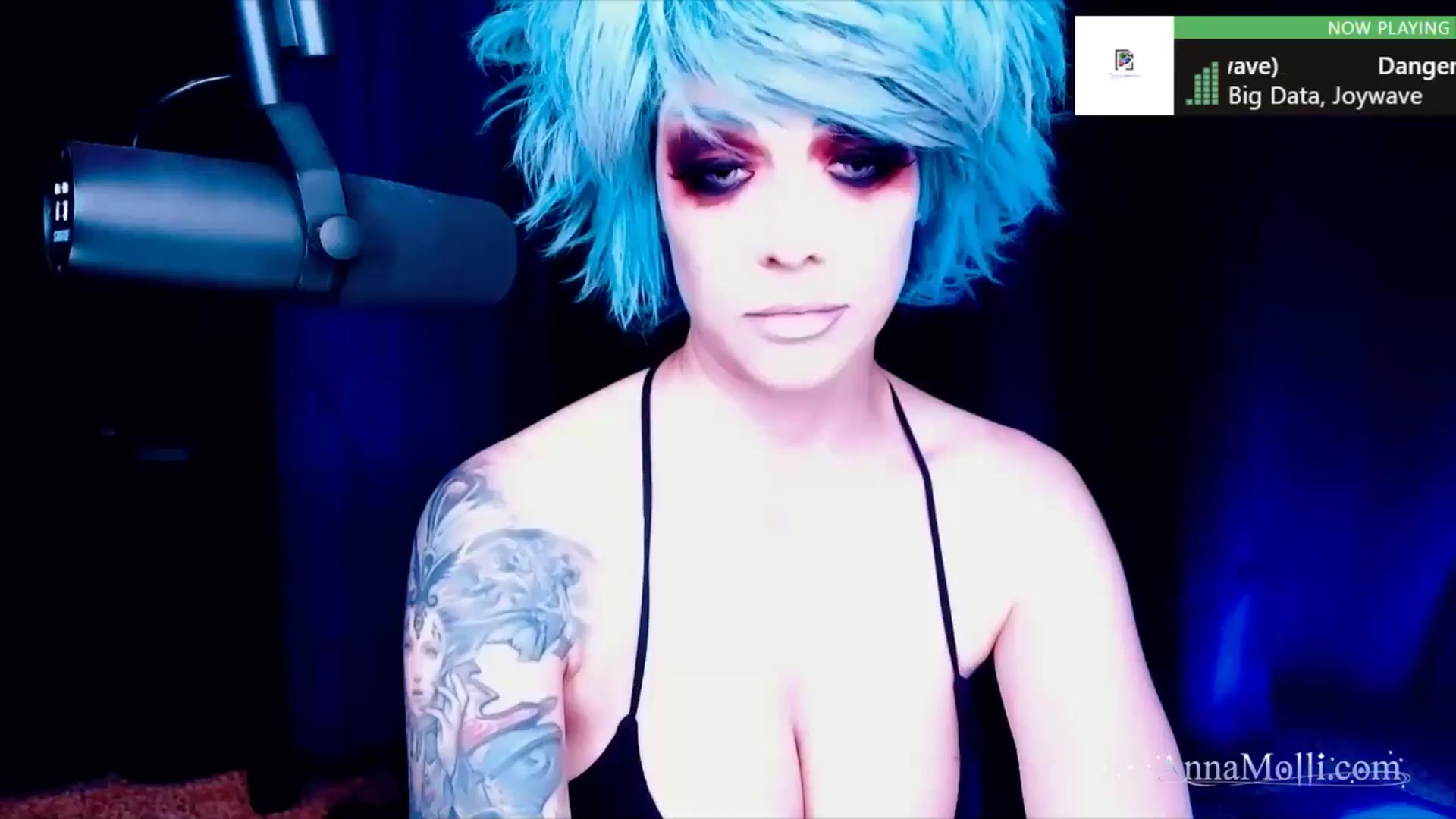 Gallery image thumbnail from AnnaMolli's myfreecams stream on, 06/03/2024, 04:05 image 1 of 20