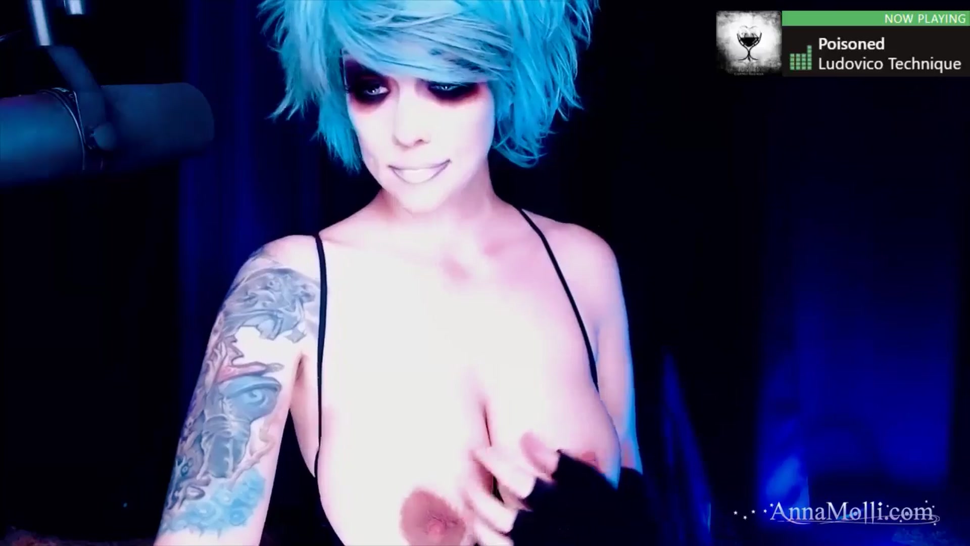 Gallery image thumbnail from AnnaMolli's myfreecams stream on, 06/05/2024, 04:05 image 4 of 20