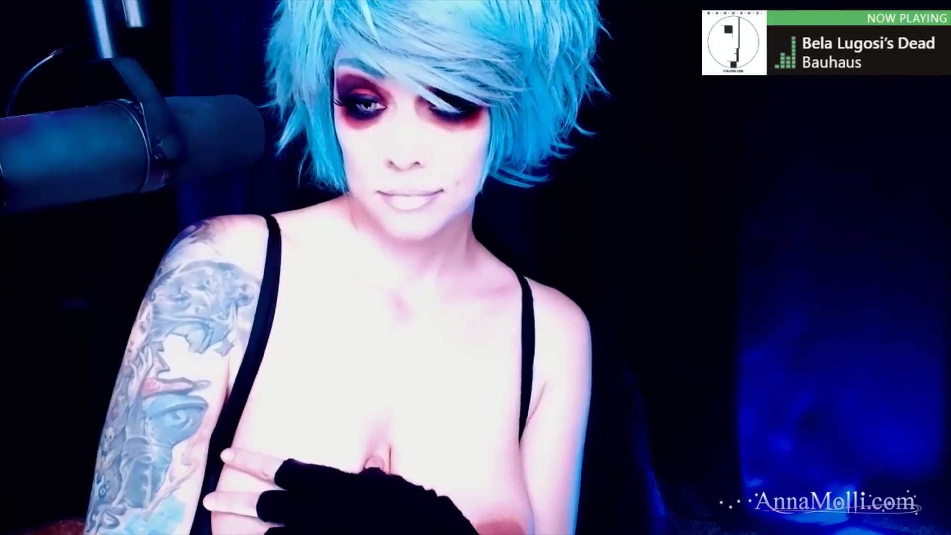 Gallery image thumbnail from AnnaMolli's myfreecams stream on, 06/06/2024, 04:03 image 5 of 20