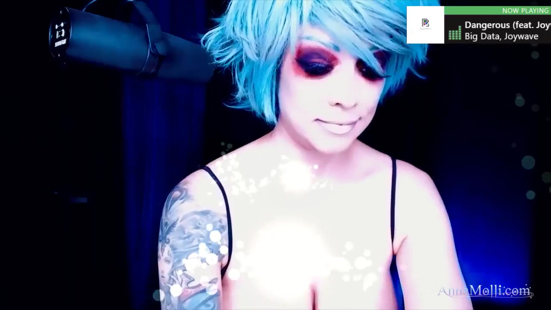 Gallery image thumbnail from AnnaMolli's myfreecams stream on, 06/18/2024, 04:14 image 7 of 20
