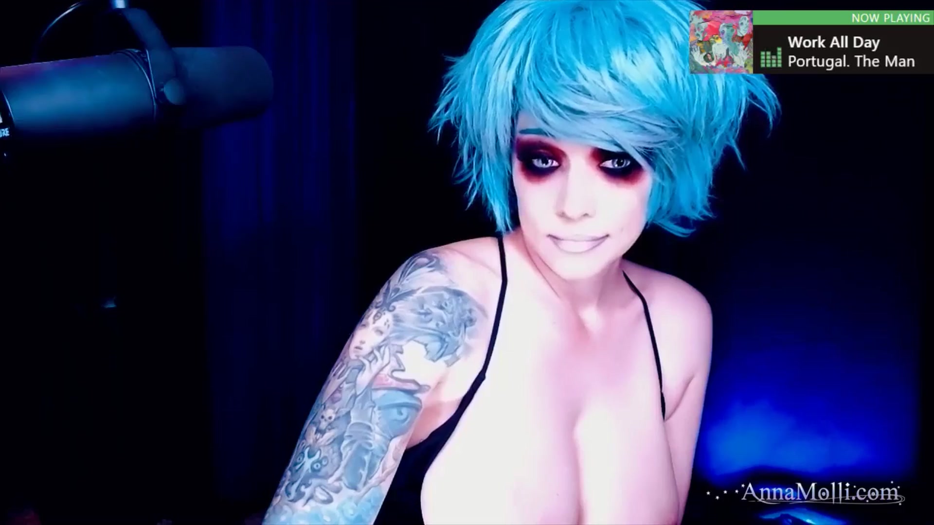 Gallery image thumbnail from AnnaMolli's myfreecams stream on, 06/21/2024, 04:00 image 18 of 20