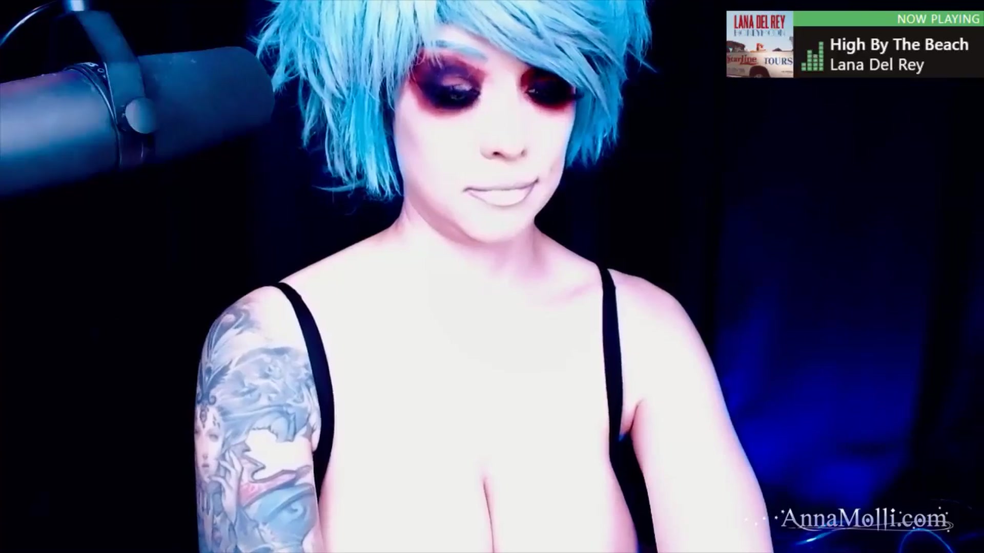 Gallery image thumbnail from AnnaMolli's myfreecams stream on, 06/22/2024, 03:59 image 3 of 20