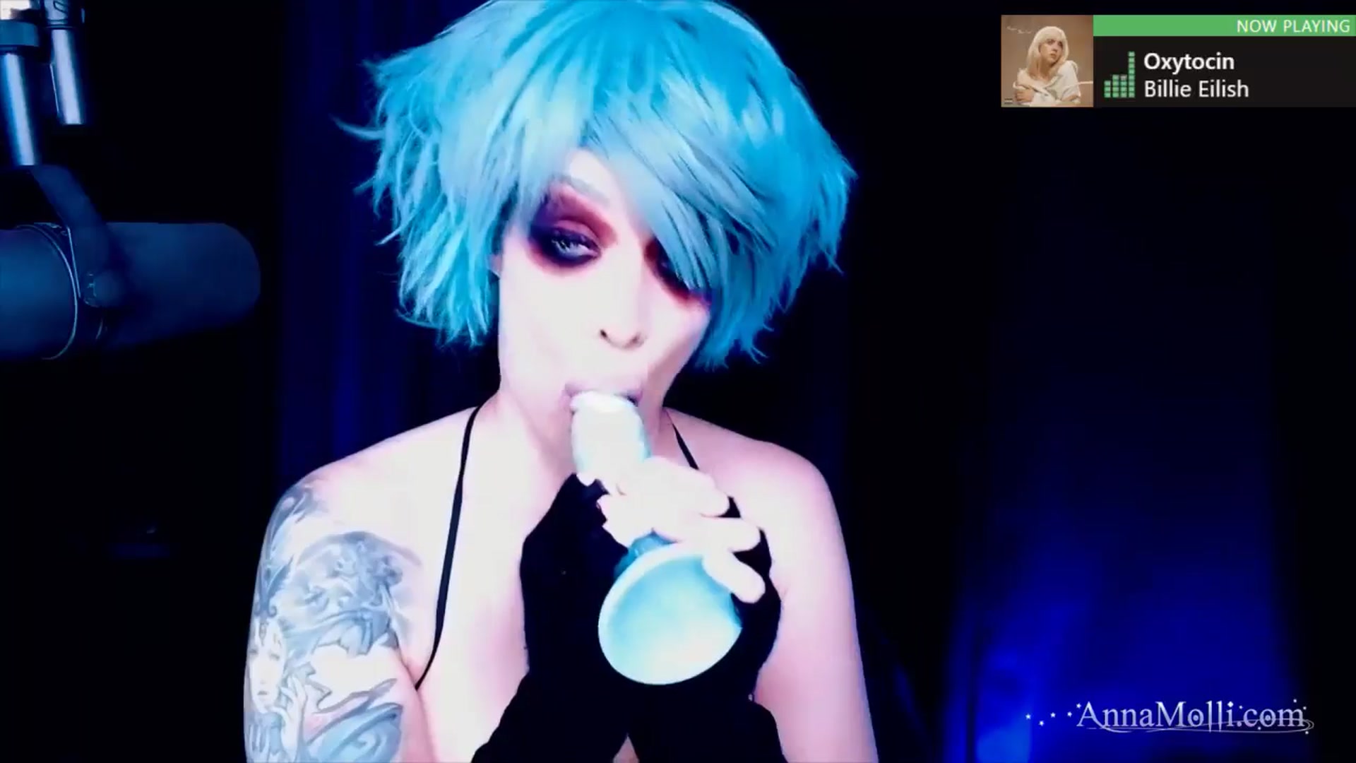 Gallery image thumbnail from AnnaMolli's myfreecams stream on, 06/24/2024, 04:05 image 10 of 20