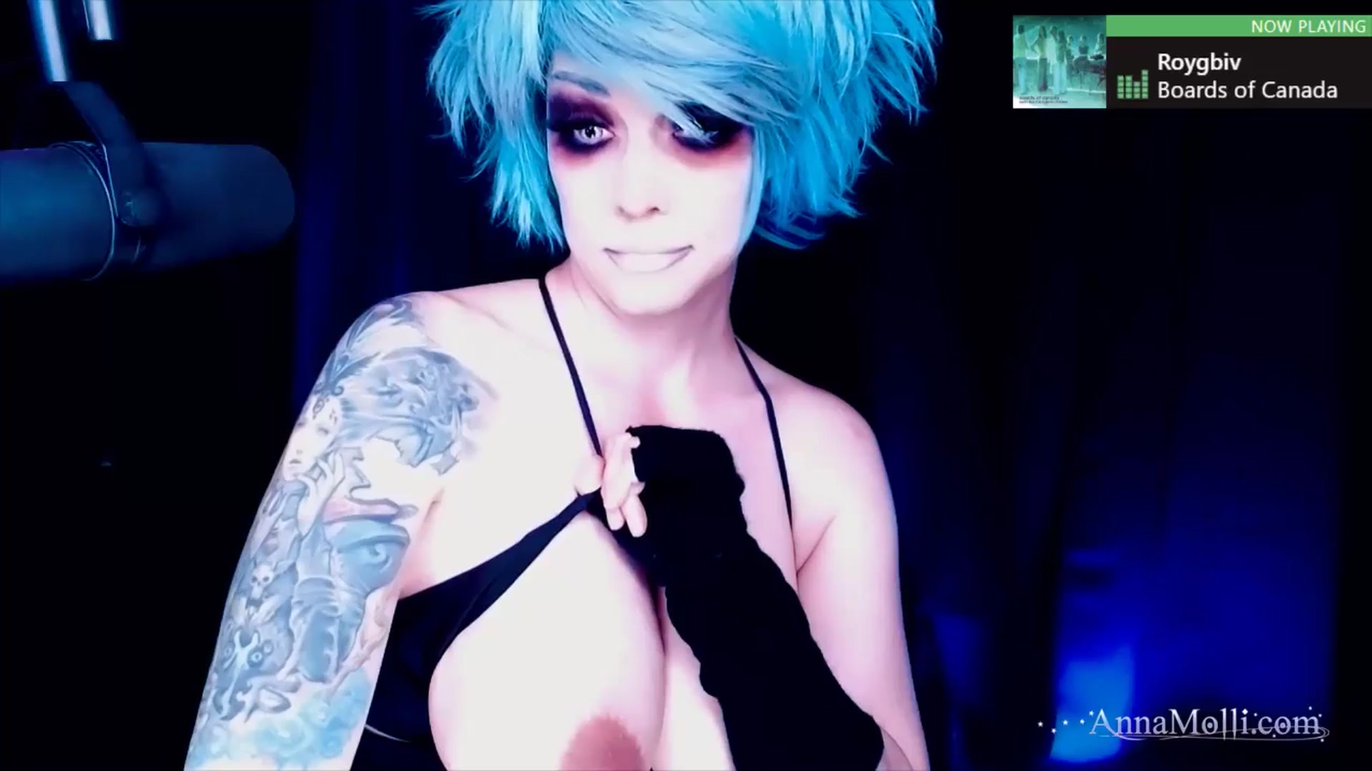 Gallery image thumbnail from AnnaMolli's myfreecams stream on, 06/27/2024, 04:04 image 16 of 20