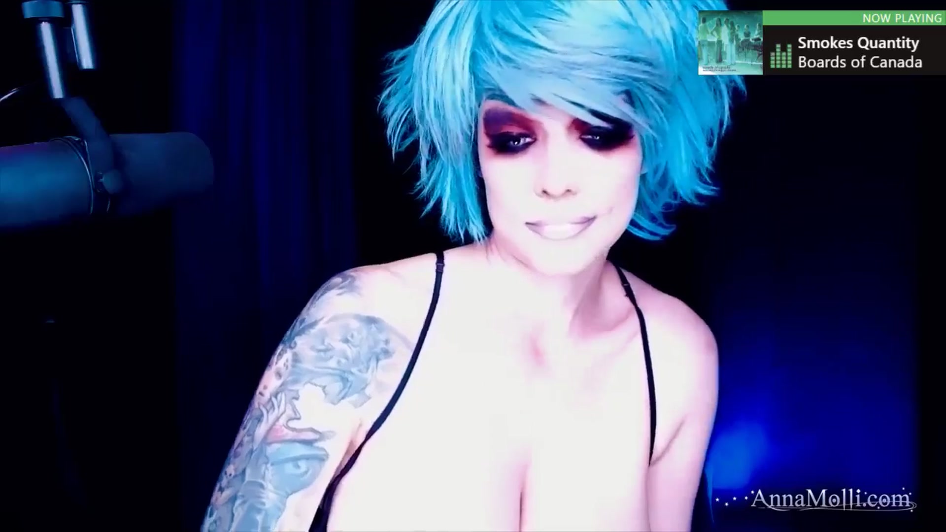 Gallery image thumbnail from AnnaMolli's myfreecams stream on, 06/28/2024, 04:04 image 6 of 20