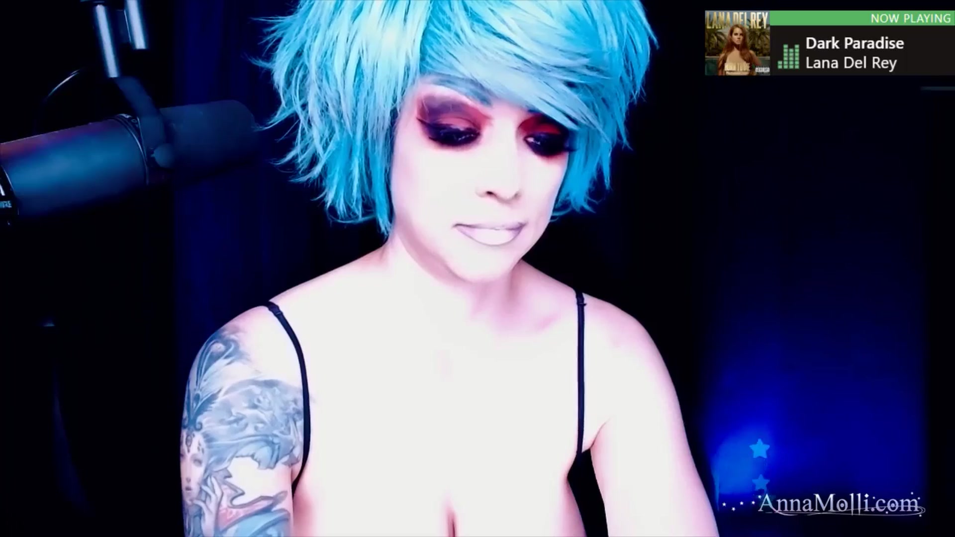 Gallery image thumbnail from AnnaMolli's myfreecams stream on, 06/28/2024, 04:04 image 4 of 20