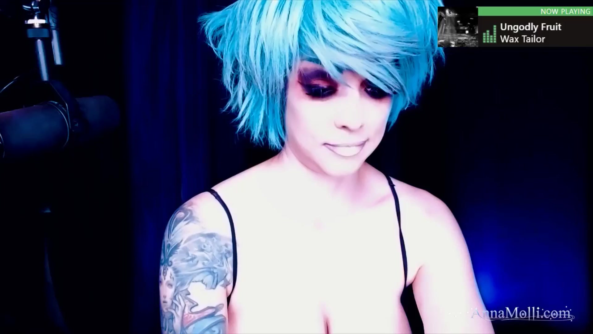 Gallery image thumbnail from AnnaMolli's myfreecams stream on, 06/28/2024, 04:04 image 12 of 20