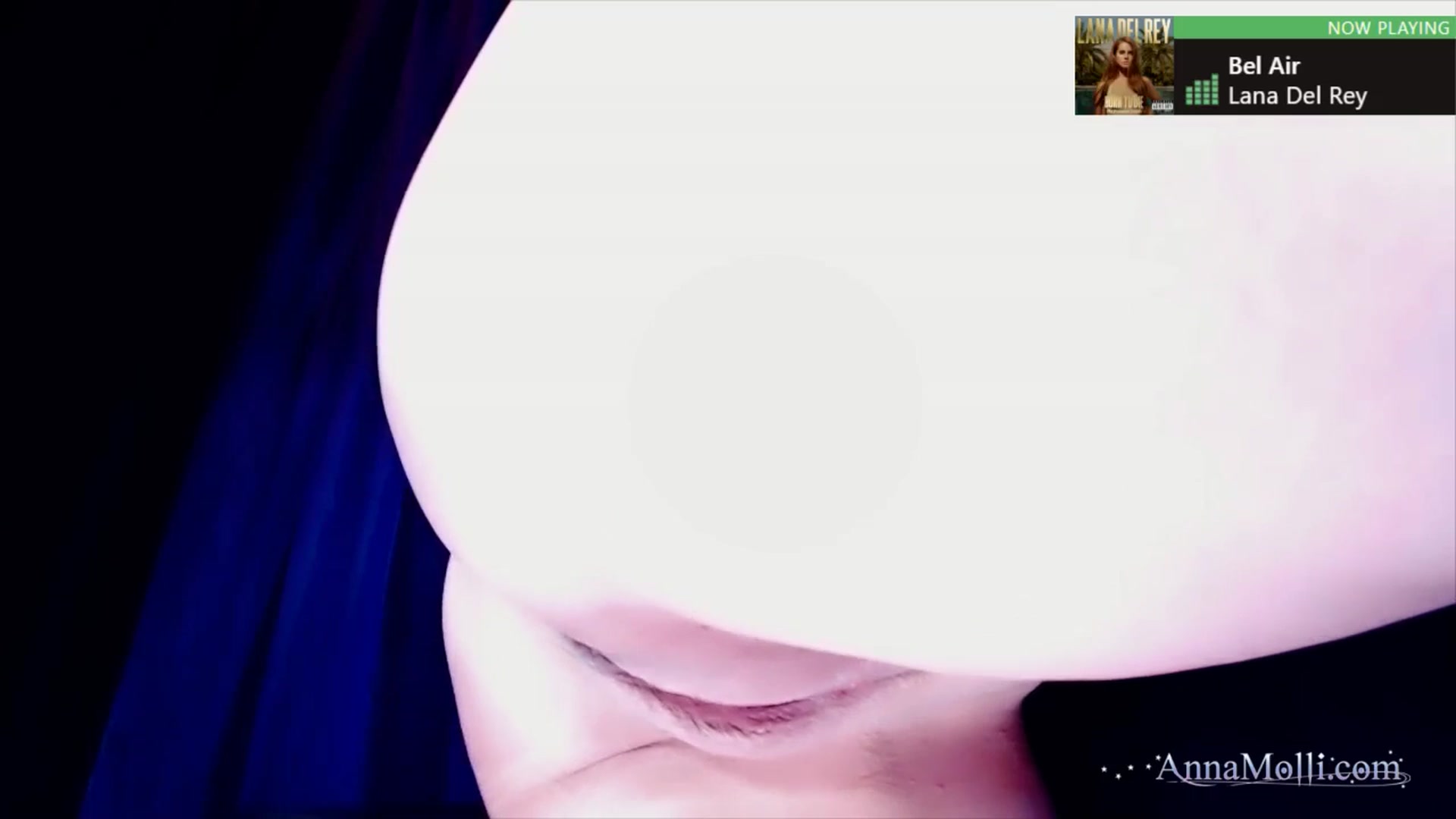 Gallery image thumbnail from AnnaMolli's myfreecams stream on, 06/30/2024, 04:03 image 9 of 20