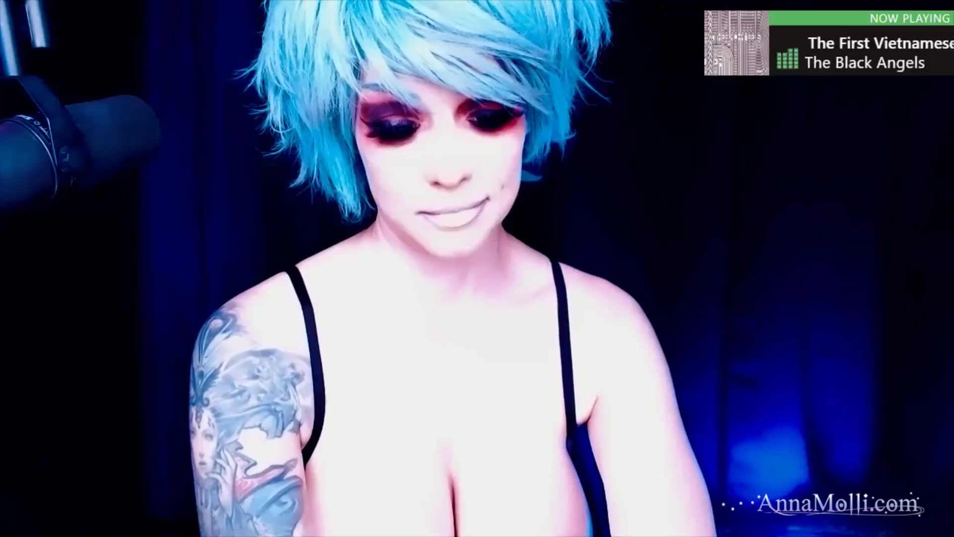 Gallery image thumbnail from AnnaMolli's myfreecams stream on, 07/07/2024, 04:03 image 17 of 20