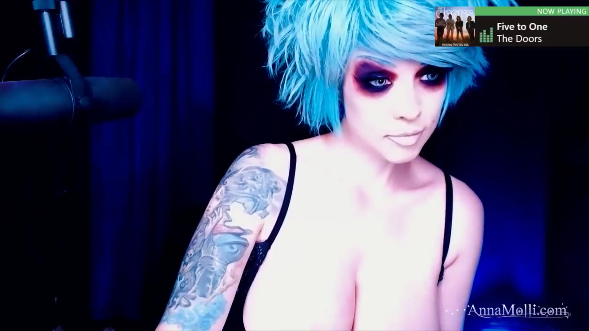 Gallery image thumbnail from AnnaMolli's myfreecams stream on, 07/08/2024, 04:08 image 7 of 20