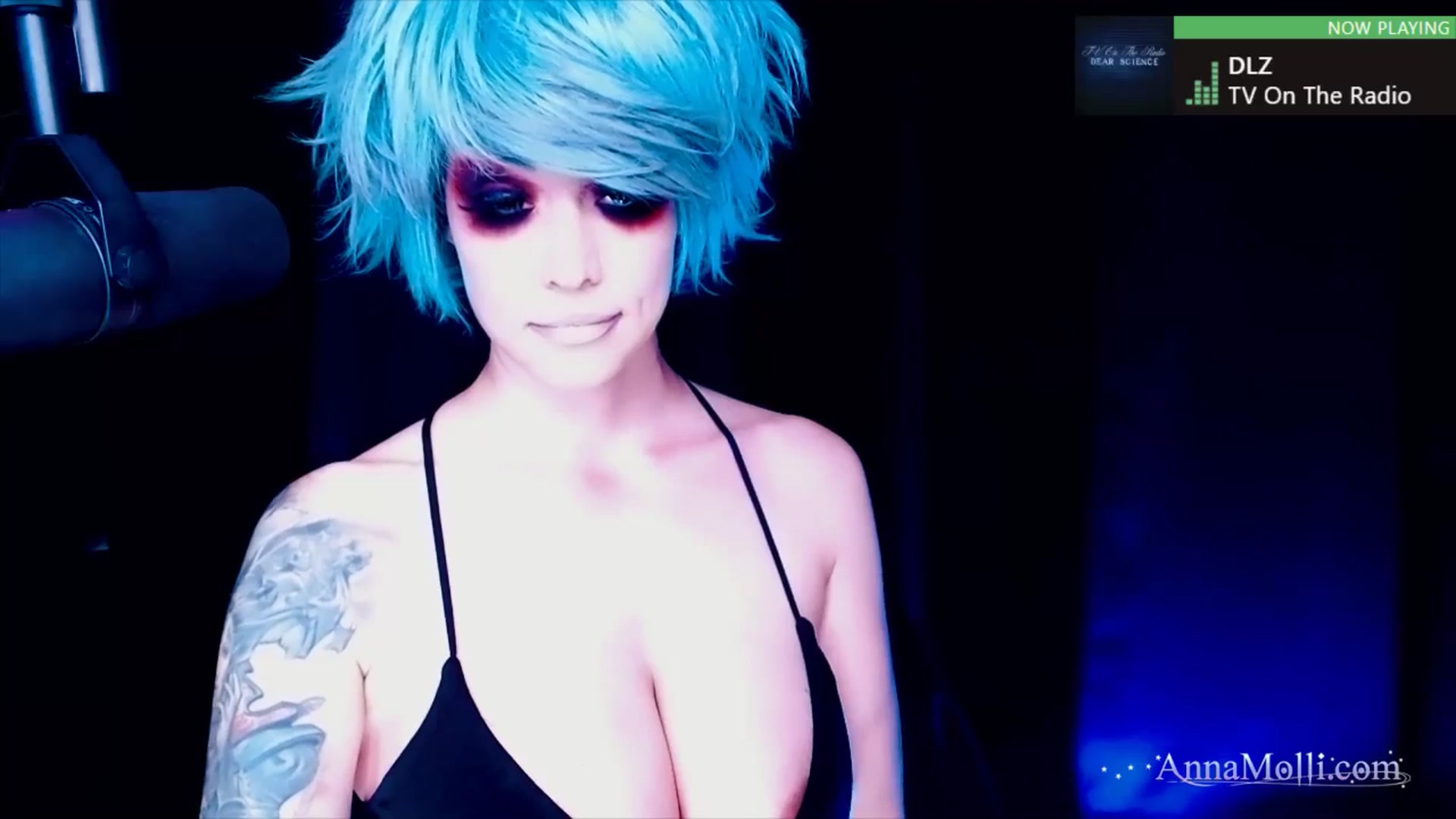 Gallery image thumbnail from AnnaMolli's myfreecams stream on, 07/14/2024, 04:03 image 4 of 20
