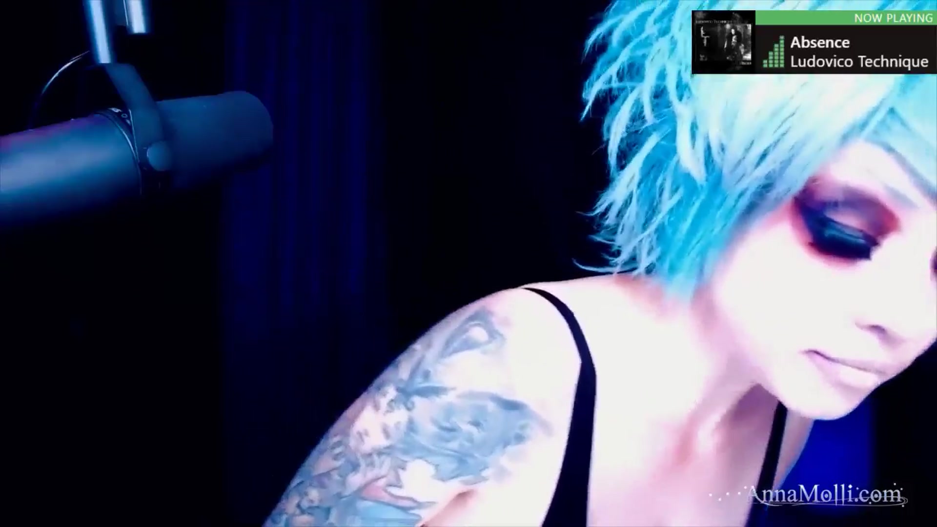 Gallery image thumbnail from AnnaMolli's myfreecams stream on, 07/19/2024, 04:03 image 2 of 20