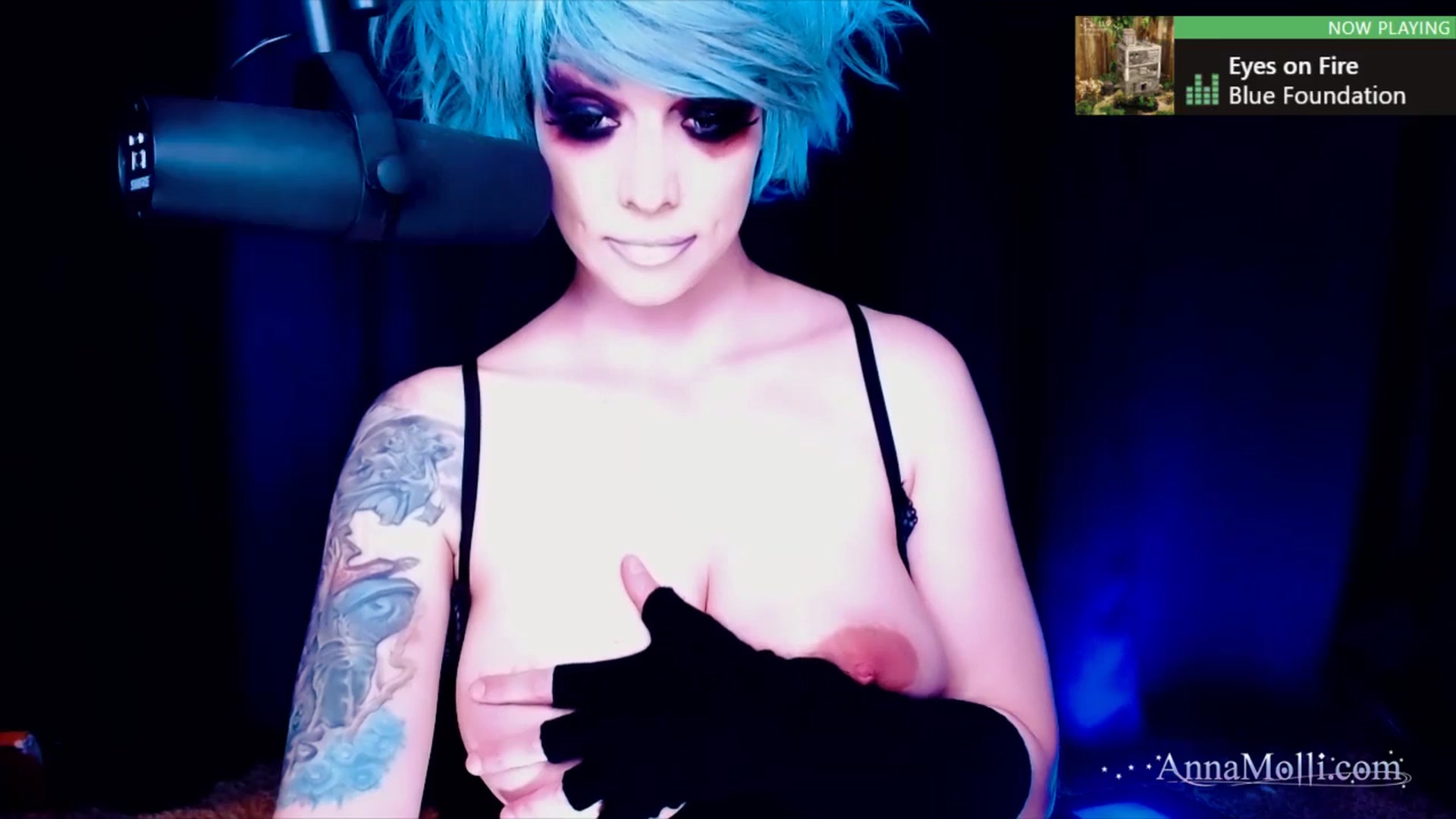 Gallery image thumbnail from AnnaMolli's myfreecams stream on, 08/01/2024, 04:57 image 6 of 20