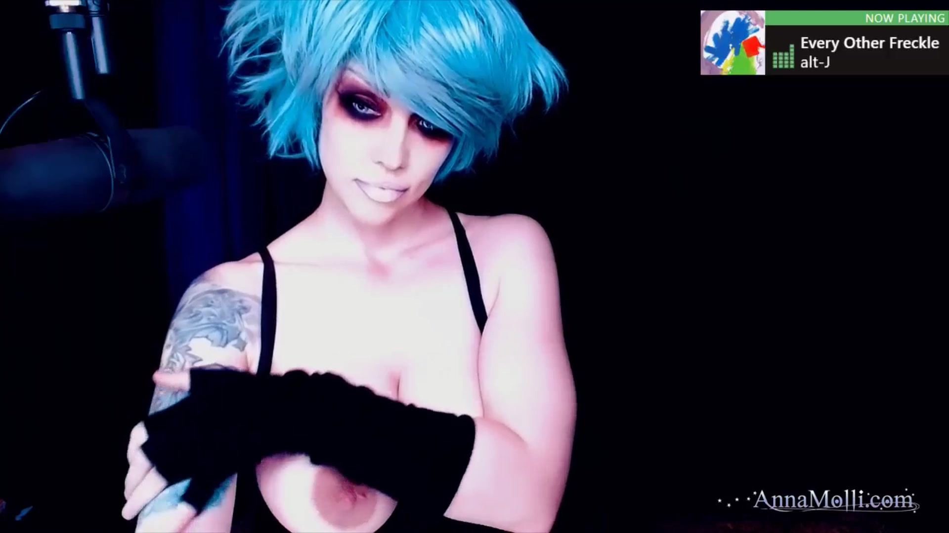 Gallery image thumbnail from AnnaMolli's myfreecams stream on, 08/03/2024, 06:06 image 17 of 20